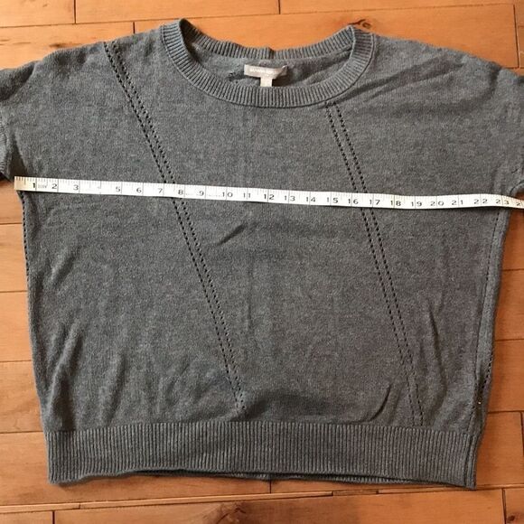 3/30$ Banana republic sweater  - Picture 5 of 7